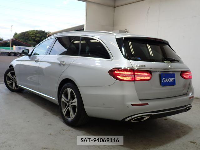 Mercedes Benz E-CLASS 2017-09 8245878-2