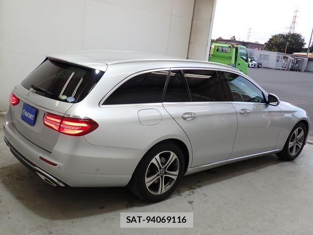 Mercedes Benz E-CLASS 2017-09 8245878-7