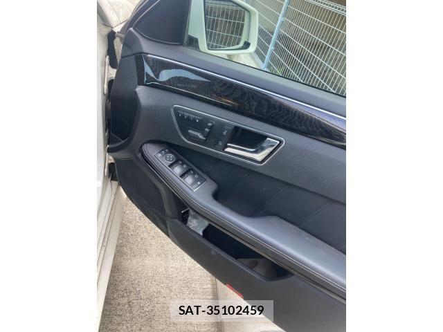 Mercedes Benz E-CLASS 2011-06 8366947-15