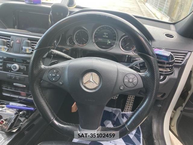 Mercedes Benz E-CLASS 2011-06 8366947-19
