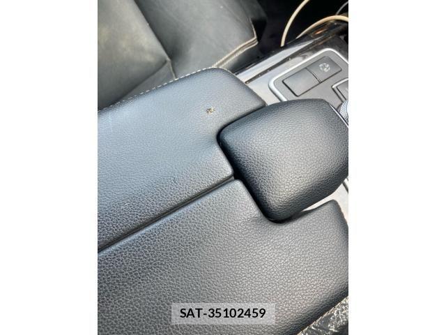 Mercedes Benz E-CLASS 2011-06 8366947-26