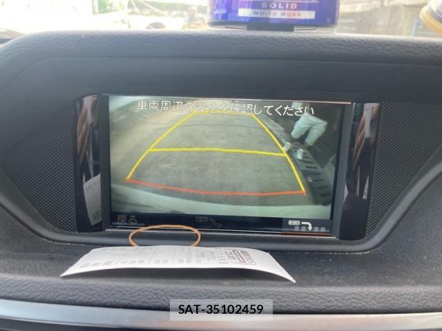 Mercedes Benz E-CLASS 2011-06 8366947-28