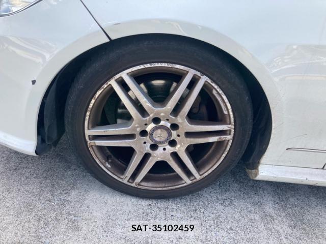 Mercedes Benz E-CLASS 2011-06 8366947-7