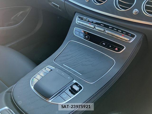 Mercedes Benz E-CLASS 2022-05 8366944-9