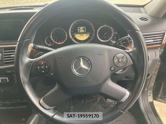 Mercedes Benz E-CLASS 2011-09 8371855-18