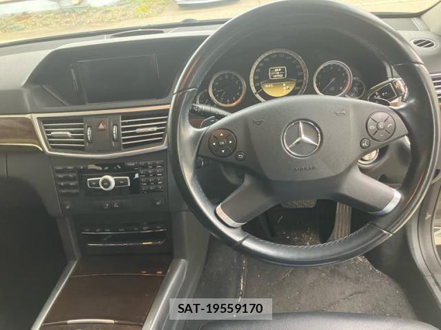 Mercedes Benz E-CLASS 2011-09 8371855-19