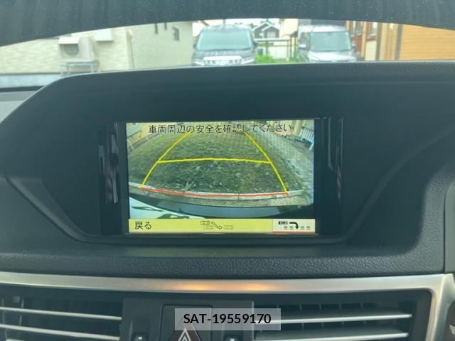 Mercedes Benz E-CLASS 2011-09 8371855-24
