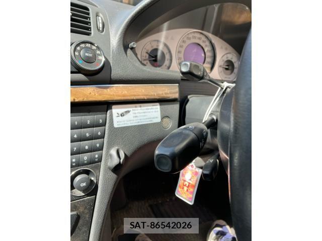 Mercedes Benz E-CLASS 2005-10 8457886-21