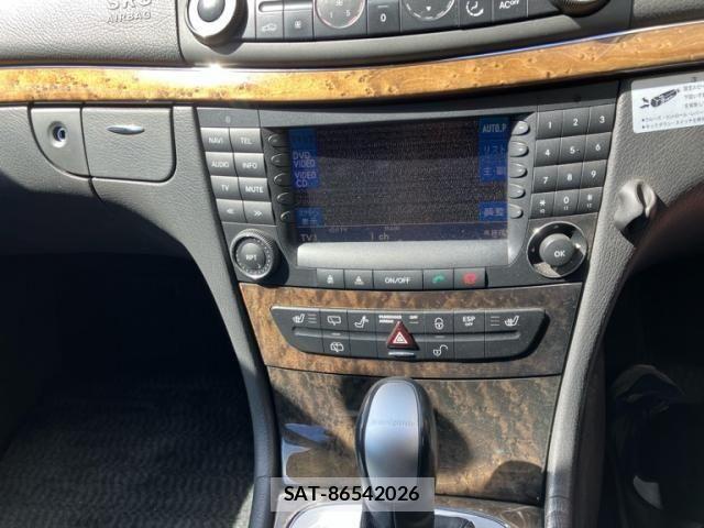 Mercedes Benz E-CLASS 2005-10 8457886-24