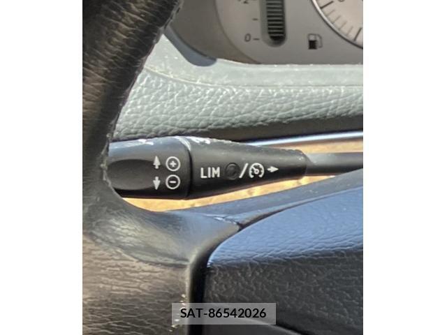 Mercedes Benz E-CLASS 2005-10 8457886-26