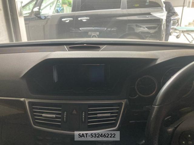Mercedes Benz E-CLASS 2011-09 8627662-19