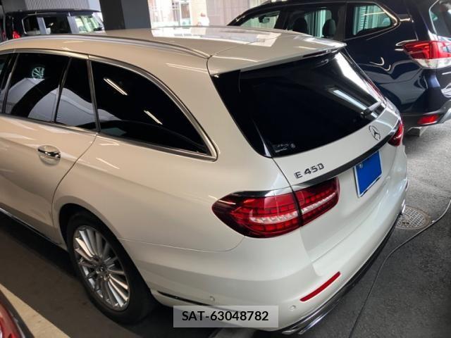 Mercedes Benz E-CLASS 2022-01 8660186-3