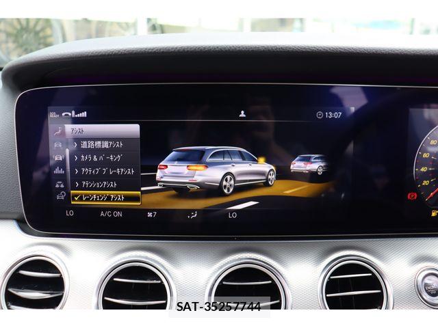 Mercedes Benz E-CLASS 2018-01 8743863-9