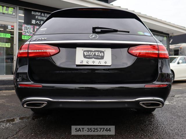 Mercedes Benz E-CLASS 2018-01 8743863-19