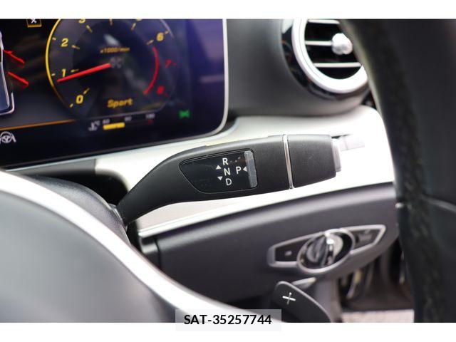 Mercedes Benz E-CLASS 2018-01 8743863-6