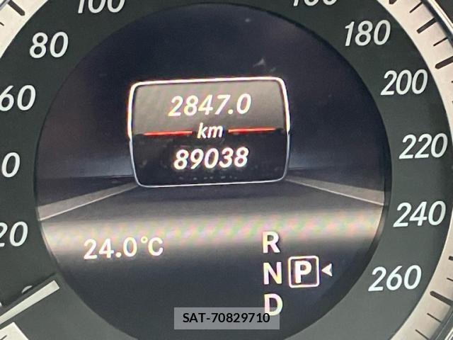 Mercedes Benz E-CLASS 2013-07 8780996-14