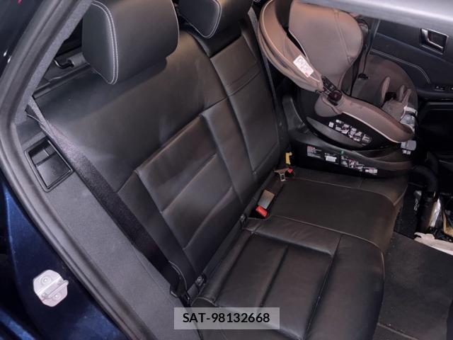 Mercedes Benz E-CLASS 2015-09 8830254-18