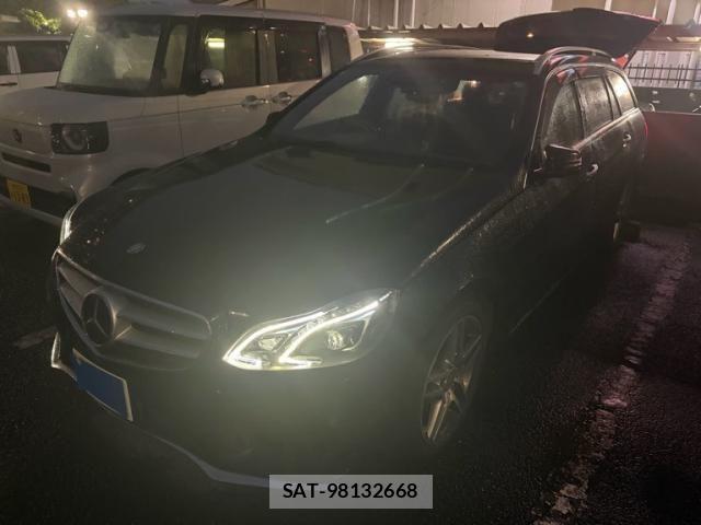 Mercedes Benz E-CLASS 2015-09 8830254-3