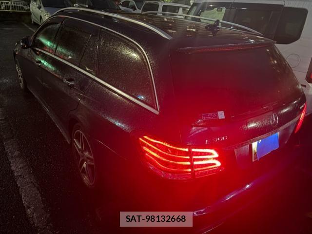 Mercedes Benz E-CLASS 2015-09 8830254-7