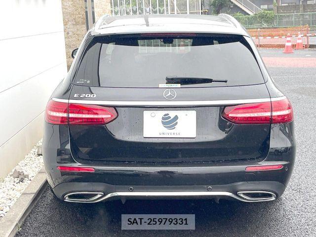 Mercedes Benz E-CLASS 2022-06 8849767-15