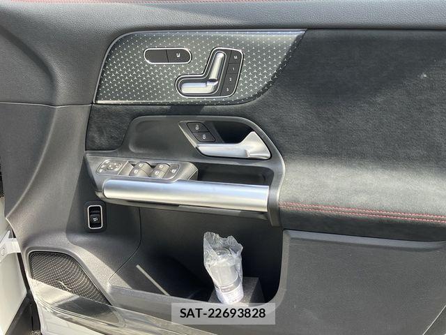 Mercedes Benz EQA 2024-04 6716623-4