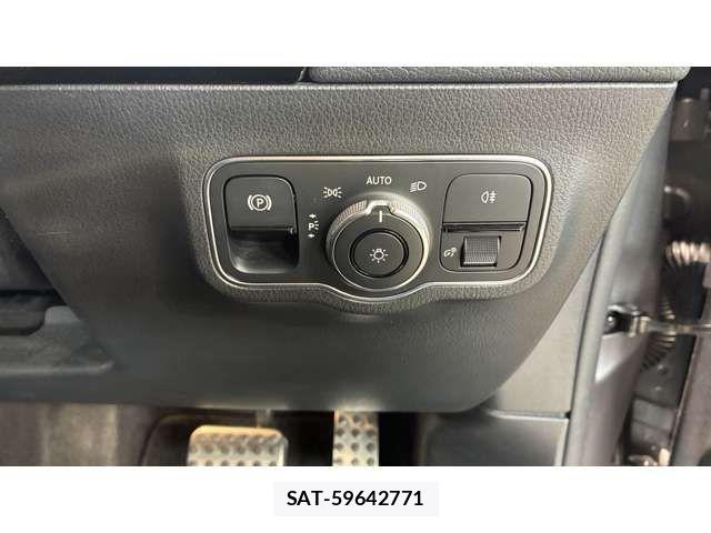 Mercedes Benz EQA 2021-04 6995575-6