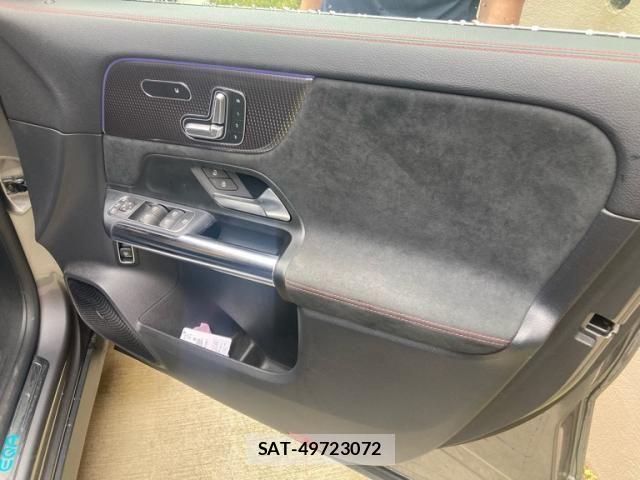 Mercedes Benz EQA 2021-09 8413546-10
