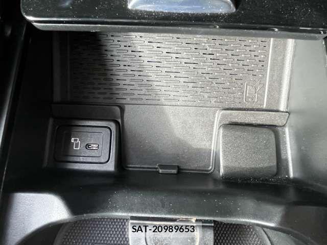 Mercedes Benz EQB 2023-09 1405130-8