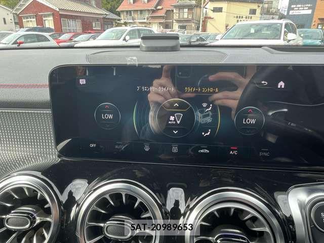 Mercedes Benz EQB 2023-09 1405130-5