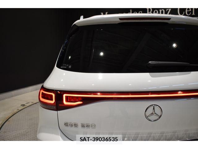 Mercedes Benz EQB 2023-09 6995578-14