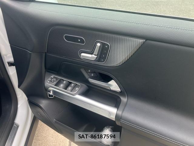 Mercedes Benz EQB 2022-11 7221608-10