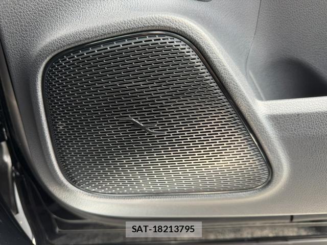 Mercedes Benz EQB 2024-11 7877697-8