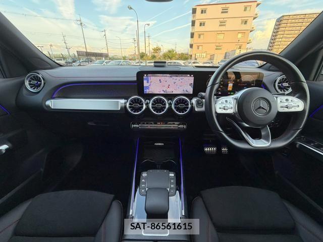 Mercedes Benz EQB 2023-07 8366948-10