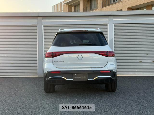 Mercedes Benz EQB 2023-07 8366948-13