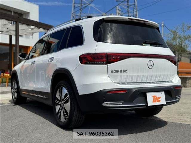 Mercedes Benz EQB 2023-08 8457887-12