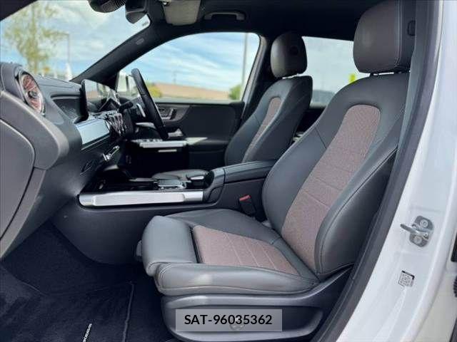 Mercedes Benz EQB 2023-08 8457887-16