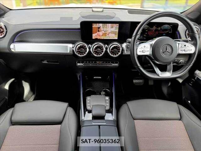 Mercedes Benz EQB 2023-08 8457887-1