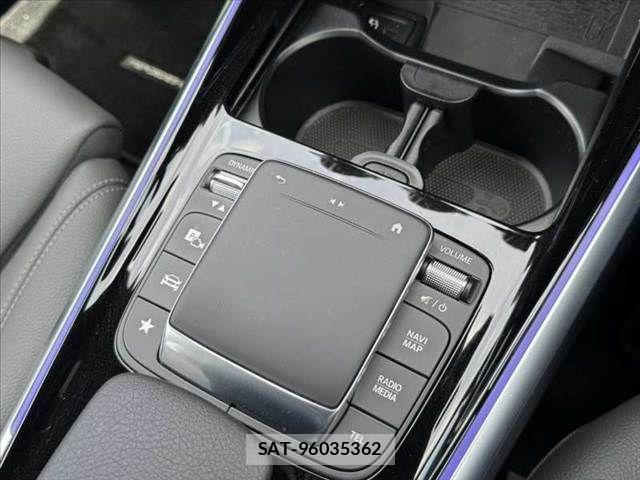 Mercedes Benz EQB 2023-08 8457887-21