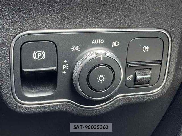 Mercedes Benz EQB 2023-08 8457887-24