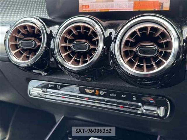 Mercedes Benz EQB 2023-08 8457887-4