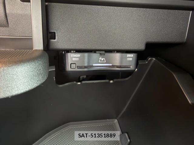 Mercedes Benz EQB 2025-07 8880731-12