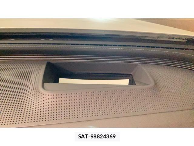 Mercedes Benz EQC 2021-09 8366952-18