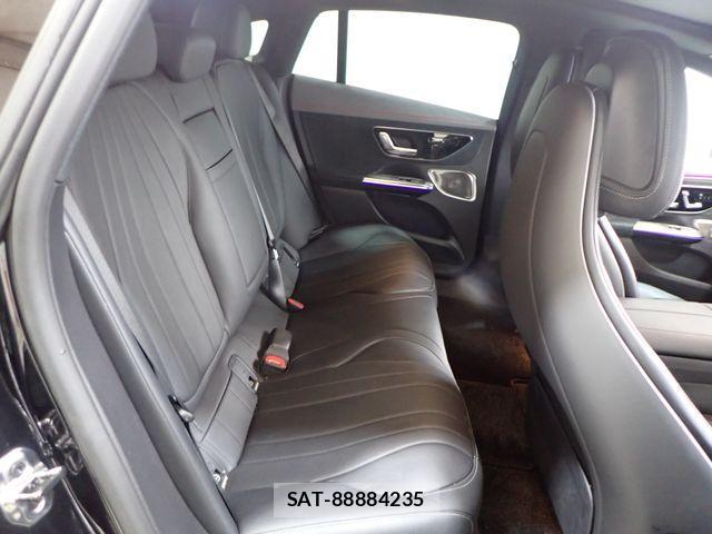 Mercedes Benz EQE 2023-10 4422114-23