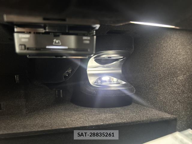 Mercedes Benz EQE 2023-11 7877701-12