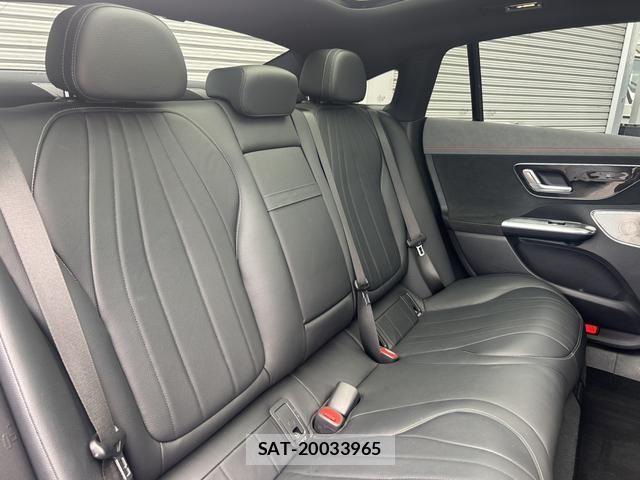 Mercedes Benz EQE 2023-01 8036698-4