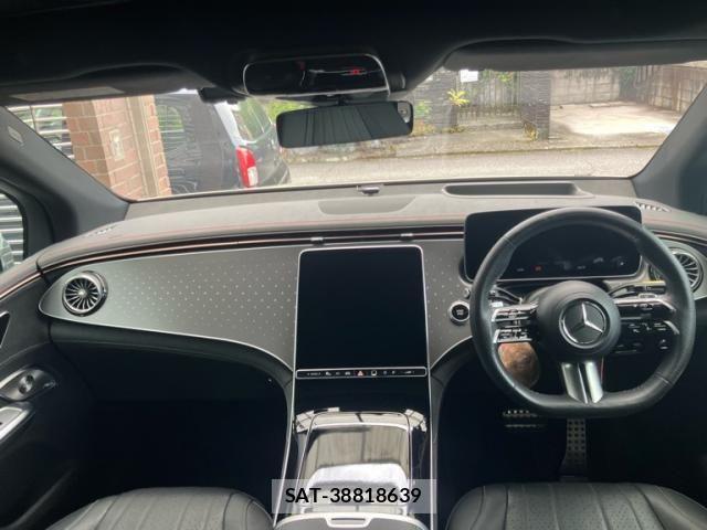 Mercedes Benz EQE 2023-08 8743869-12
