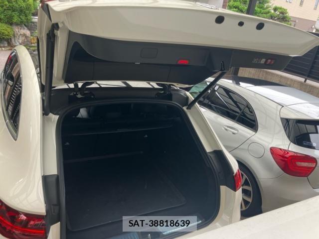 Mercedes Benz EQE 2023-08 8743869-8