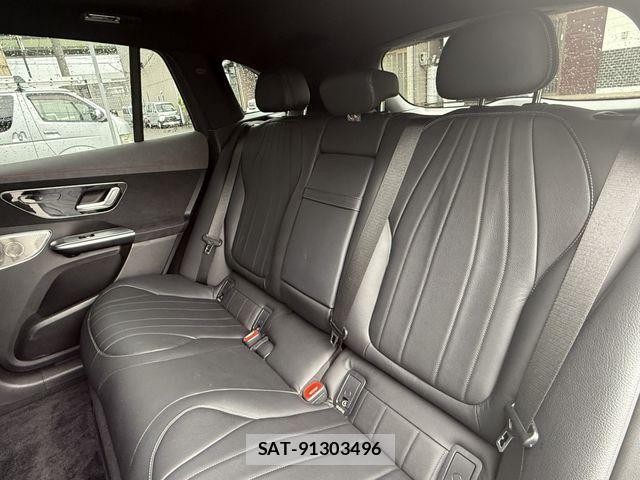 Mercedes Benz EQE 2023-12 8780998-15