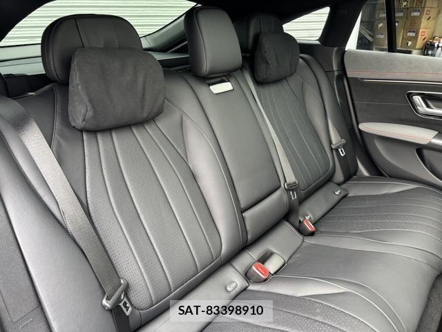 Mercedes Benz EQS 2023-01 3771934-5