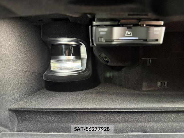 Mercedes Benz EQS 2024-03 7618011-13